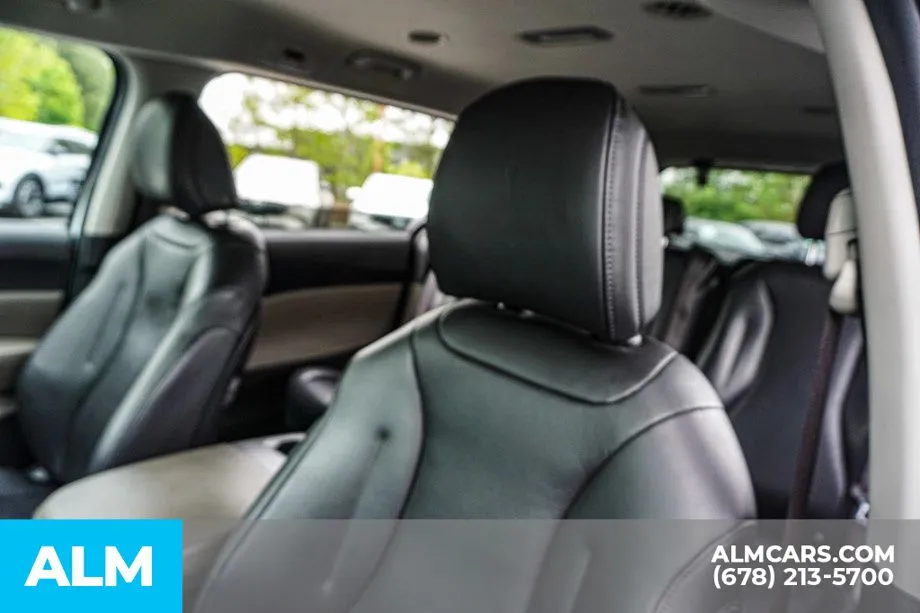 2025 Kia Carnival LXS - Photo 18