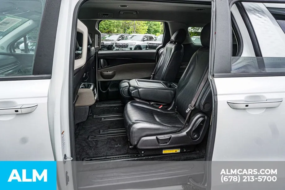 2025 Kia Carnival LXS - Photo 21