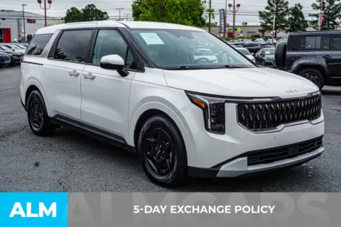 More photos of 2025 Kia Carnival LXS at ALM Kennesaw, GA