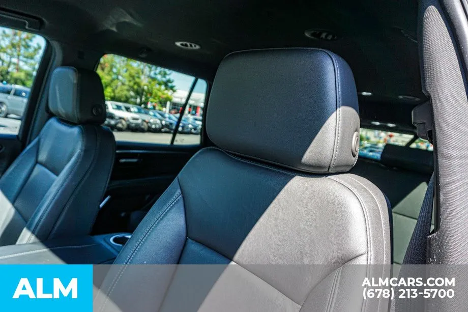 2025 Chevrolet Tahoe LT - Photo 18