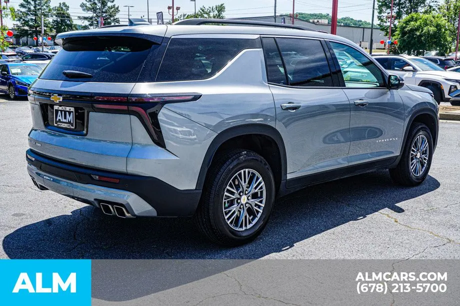 2025 Chevrolet Traverse LT - Photo 6