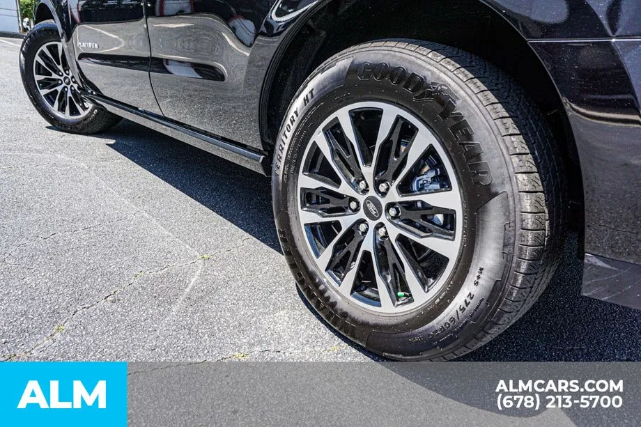 2025 Ford Expedition Platinum - Photo 16
