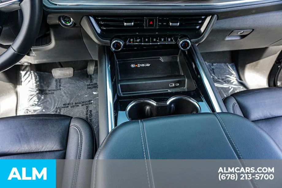 2025 Chevrolet Suburban Z71 - Photo 42