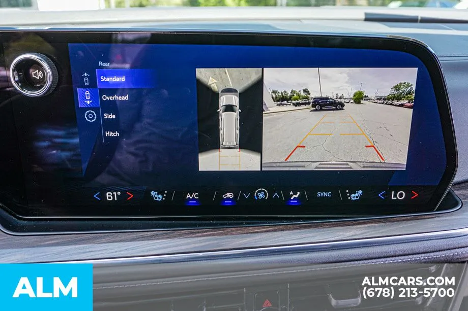 2025 Chevrolet Suburban Z71 - Photo 38