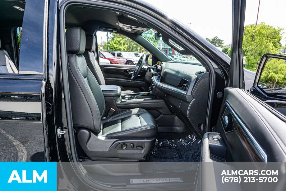 2025 Chevrolet Suburban Z71 - Photo 25