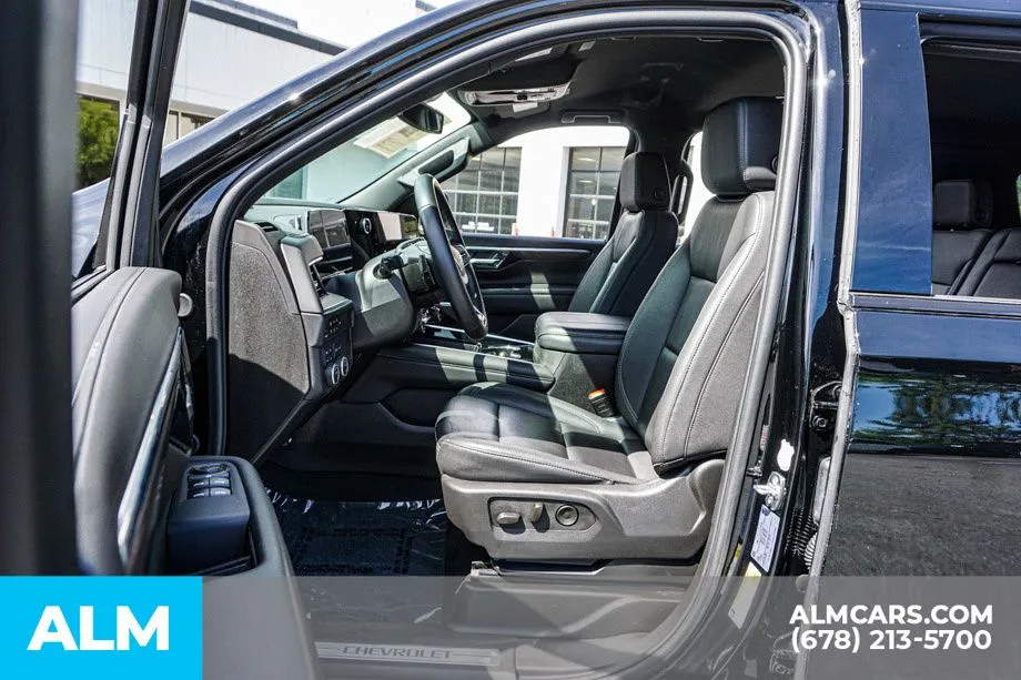 2025 Chevrolet Suburban Z71 - Photo 19