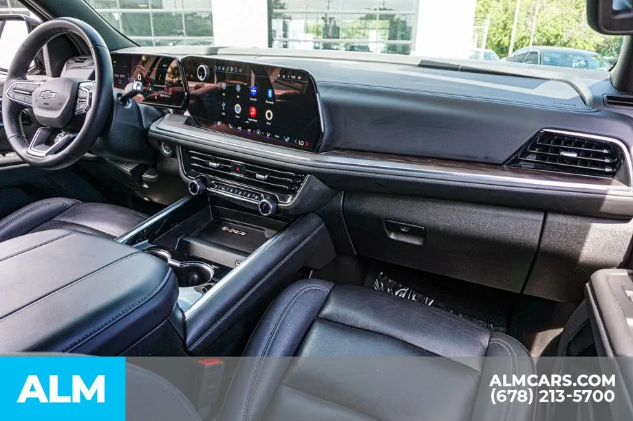 2025 Chevrolet Suburban Z71 - Photo 27