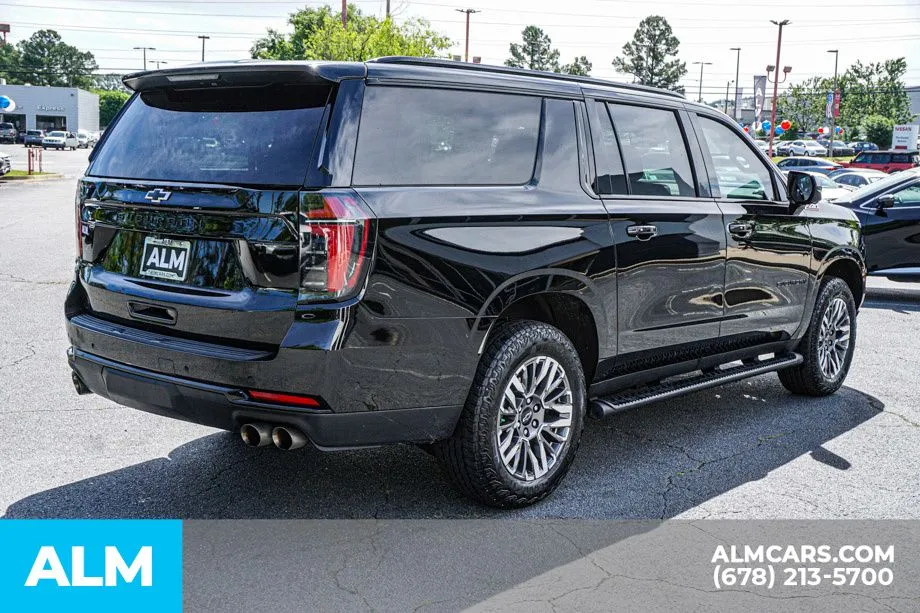 2025 Chevrolet Suburban Z71 - Photo 6