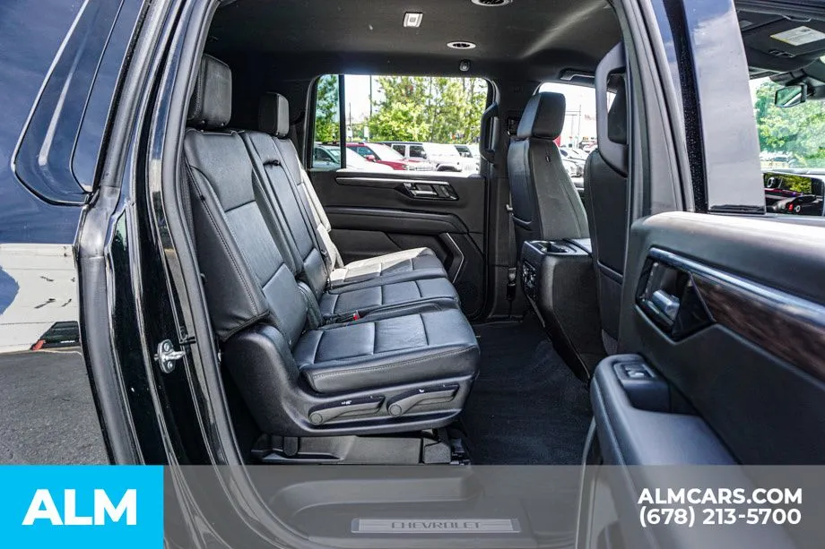 2025 Chevrolet Suburban Z71 - Photo 24
