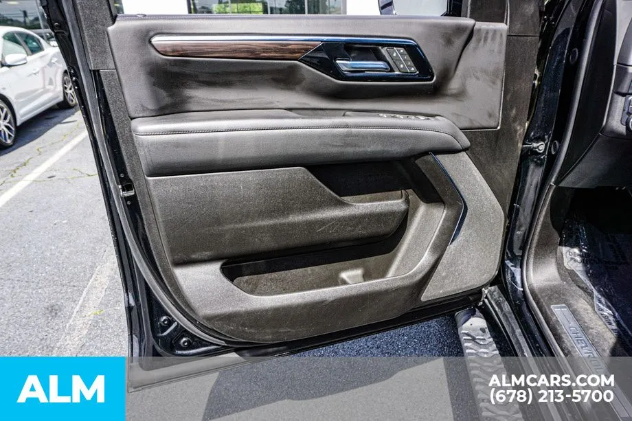 2025 Chevrolet Suburban Z71 - Photo 48