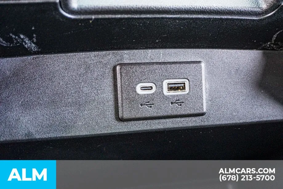 2025 Chevrolet Suburban Z71 - Photo 45