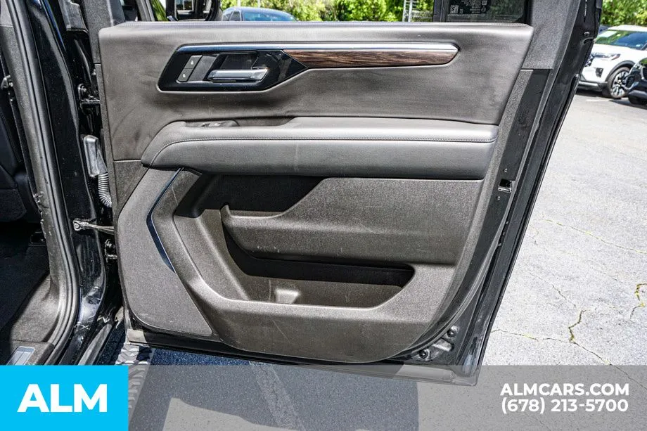 2025 Chevrolet Suburban Z71 - Photo 57