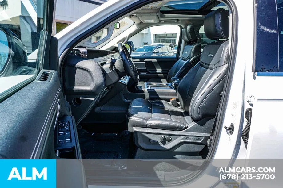 2025 Ford Expedition Platinum - Photo 18