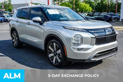 More photos of 2025 Mitsubishi Outlander SE at ALM Kennesaw, GA