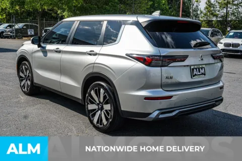 More photos of 2025 Mitsubishi Outlander SE at ALM Kennesaw, GA