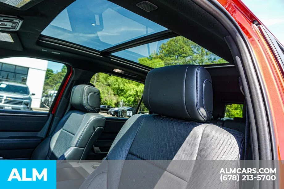 2026 Toyota Sequoia Platinum - Photo 18