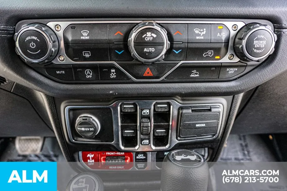 2025 Jeep Wrangler 4-Door Rubicon - Photo 43