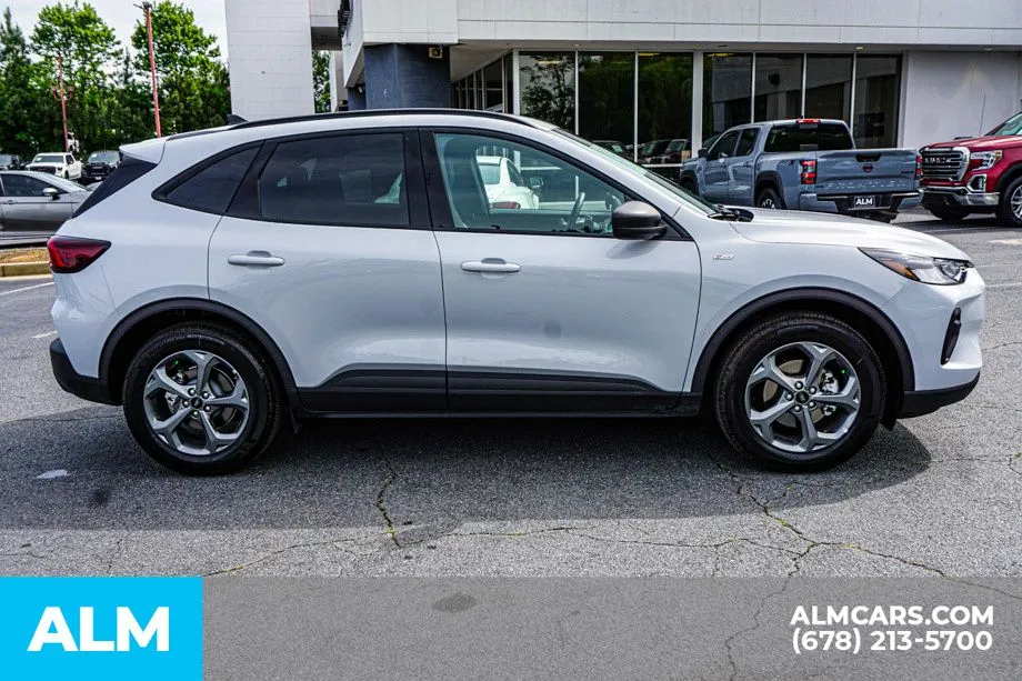 2026 Ford Escape ST-Line - Photo 9