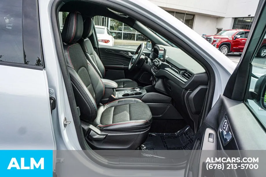 2026 Ford Escape ST-Line - Photo 23