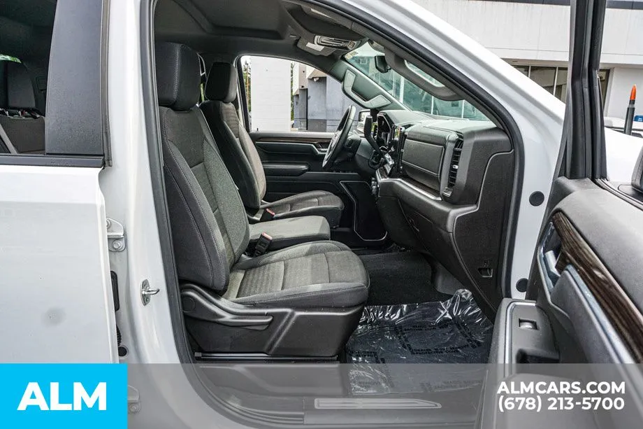 2025 Chevrolet Silverado 1500 LT - Photo 23