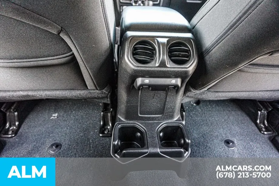 2023 Jeep Wrangler 4-Door Altitude - Photo 31