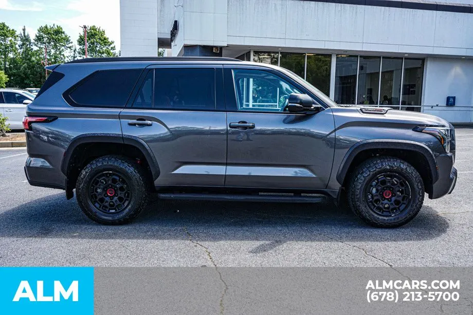 2023 Toyota Sequoia TRD Pro - Photo 9