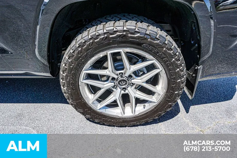 2025 Toyota Sequoia Platinum - Photo 17