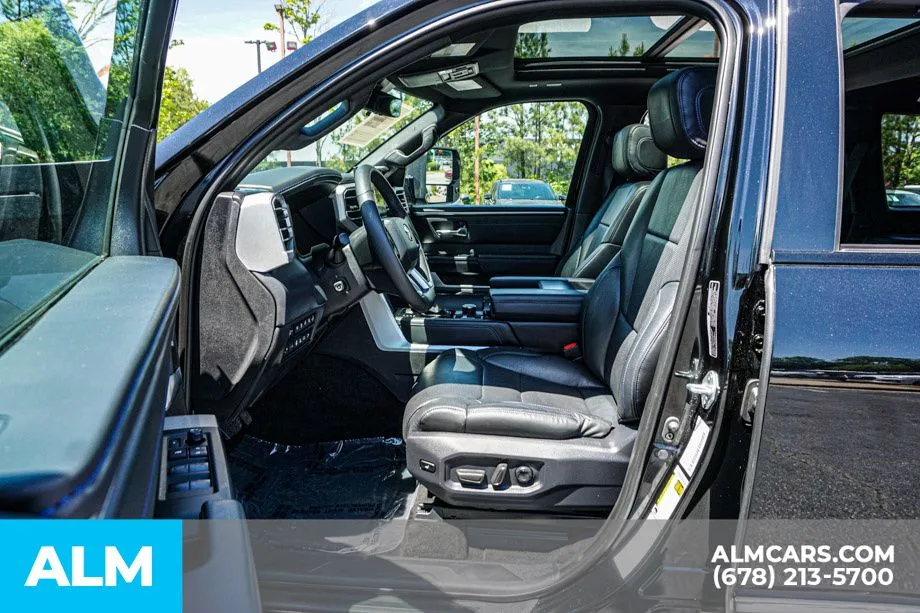 2025 Toyota Sequoia Platinum - Photo 19