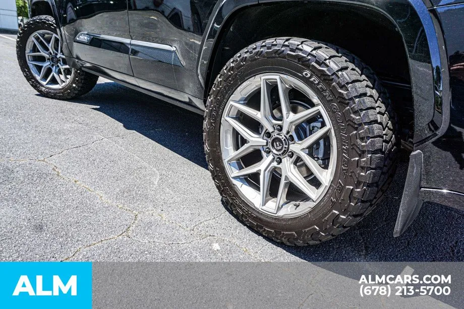 2025 Toyota Sequoia Platinum - Photo 16