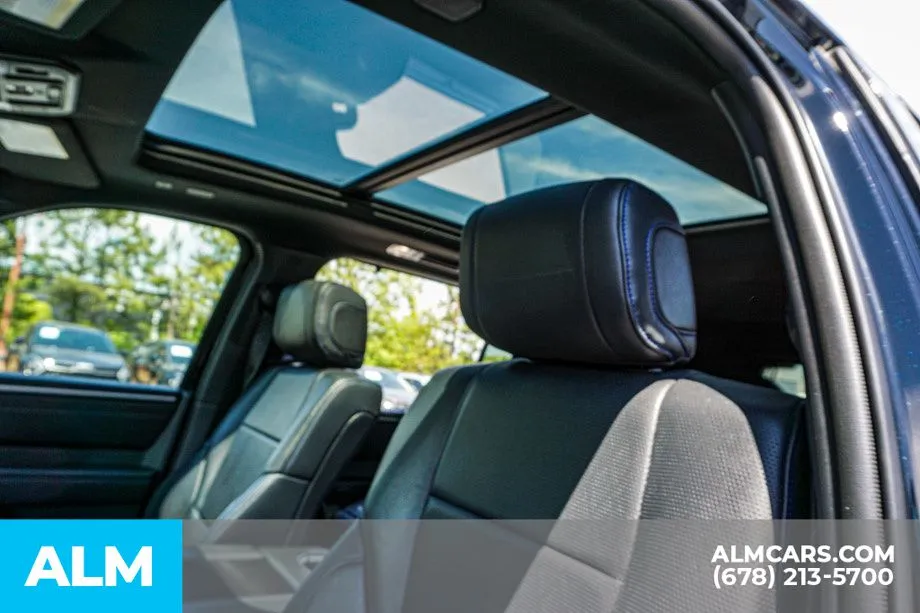 2025 Toyota Sequoia Platinum - Photo 18