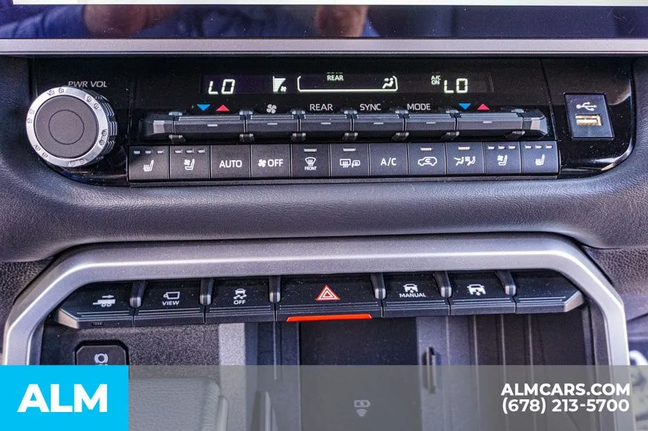 2025 Toyota Sequoia Platinum - Photo 44