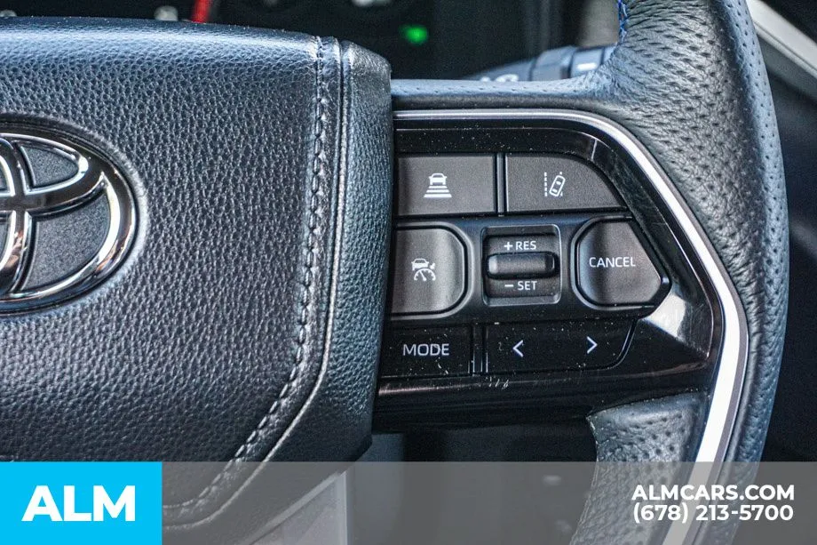 2025 Toyota Sequoia Platinum - Photo 32