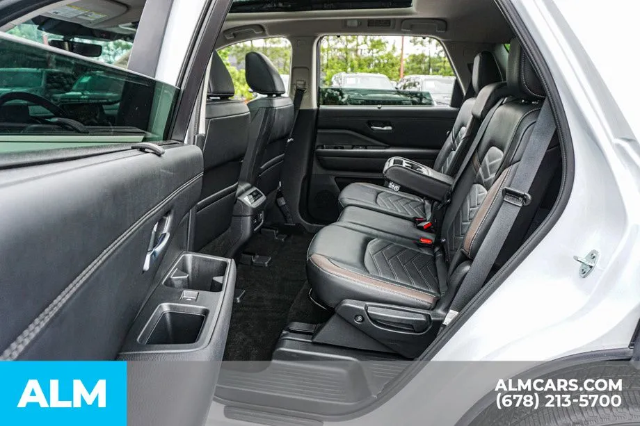 2025 Nissan Pathfinder Platinum - Photo 21