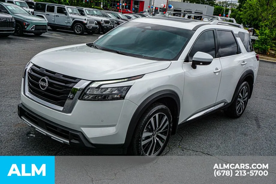 2025 Nissan Pathfinder Platinum - Photo 15