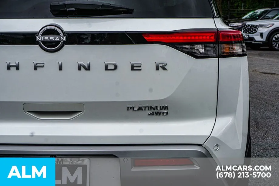 2025 Nissan Pathfinder Platinum - Photo 13