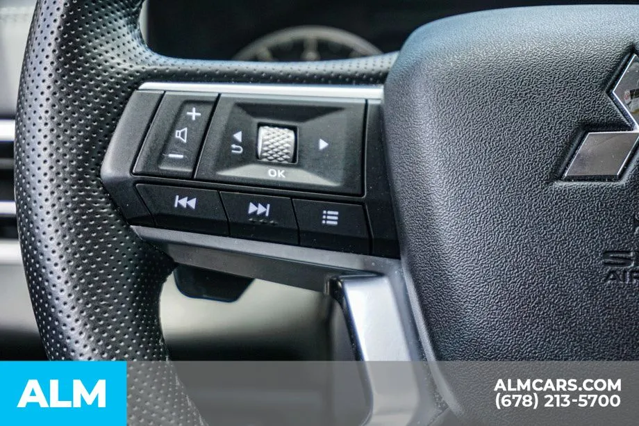 2025 Mitsubishi Outlander SE - Photo 31