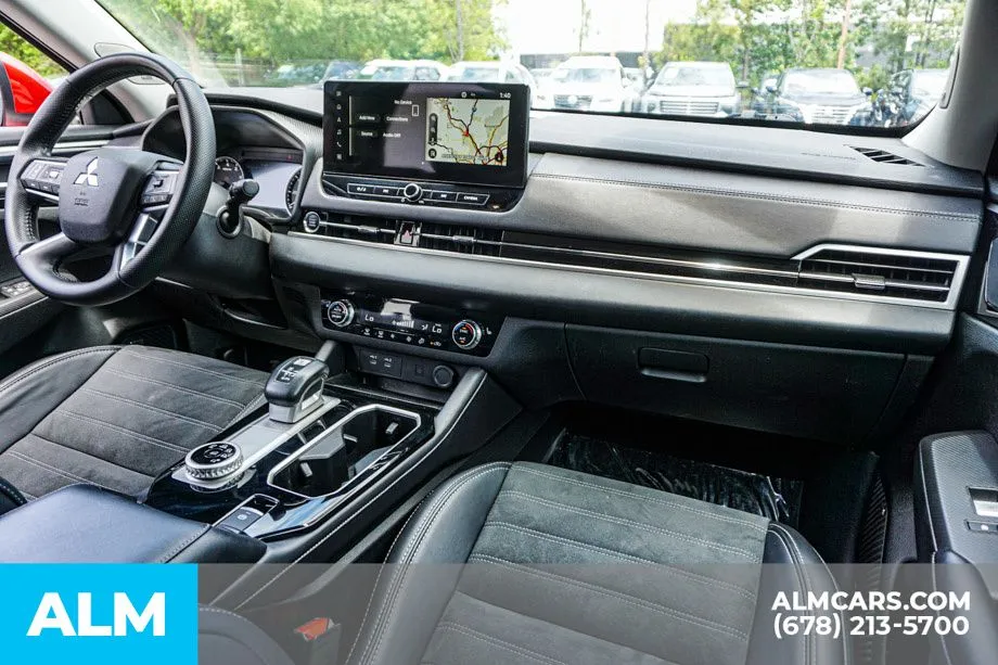 2025 Mitsubishi Outlander SE - Photo 27