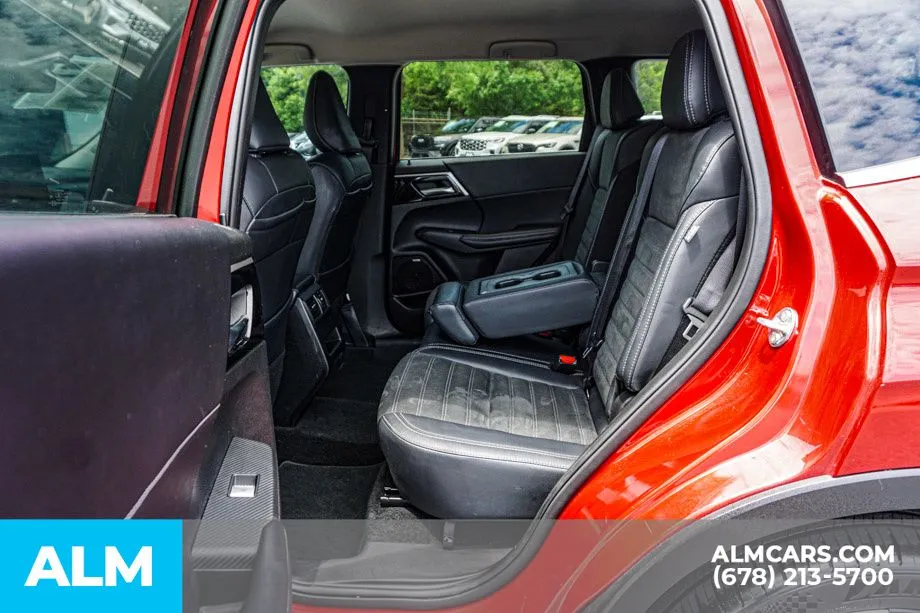 2025 Mitsubishi Outlander SE - Photo 21