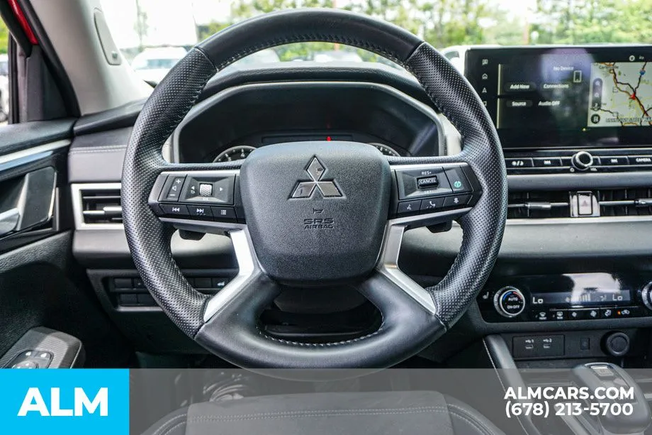 2025 Mitsubishi Outlander SE - Photo 30