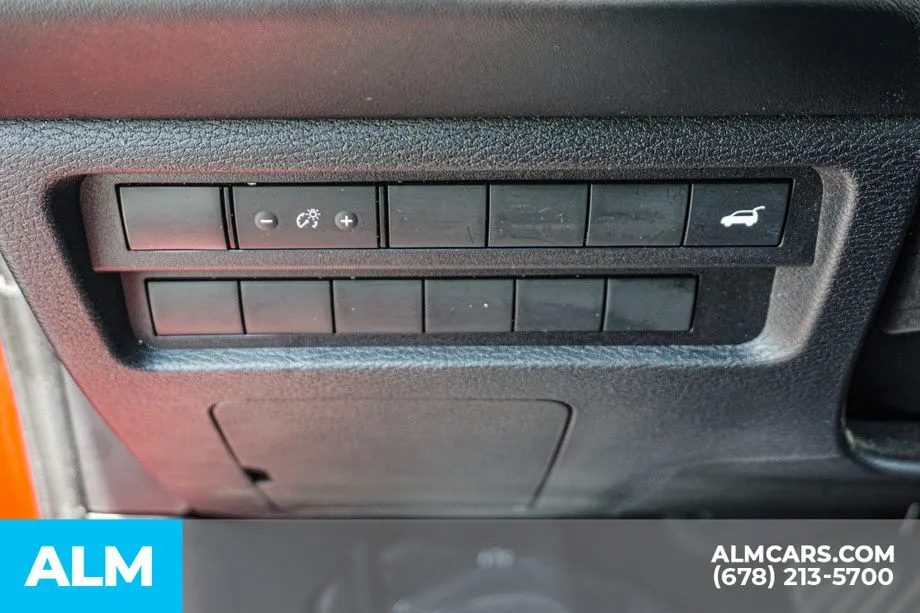 2025 Mitsubishi Outlander SE - Photo 50