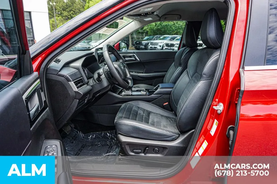 2025 Mitsubishi Outlander SE - Photo 19