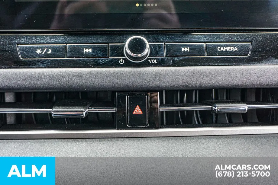 2025 Mitsubishi Outlander SE - Photo 43