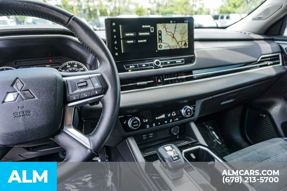 2025 Mitsubishi Outlander SE - Photo 34