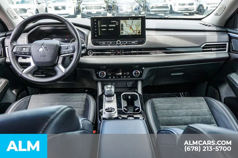 2025 Mitsubishi Outlander SE - Photo 28