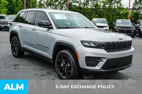 Another view of 2025 Jeep Grand Cherokee Altitude for sale in Kennesaw, GA at ALM Kennesaw
