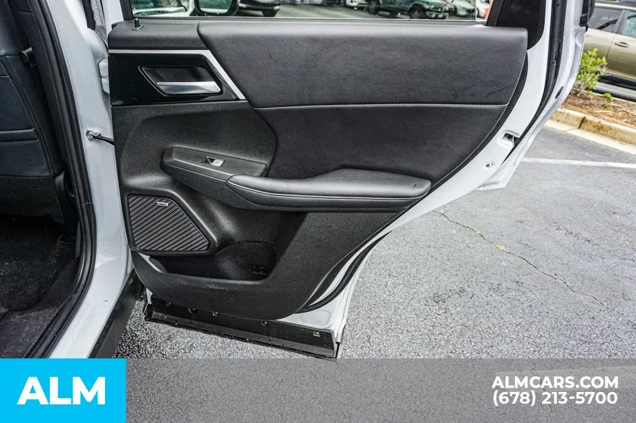 2025 Mitsubishi Outlander SE - Photo 58