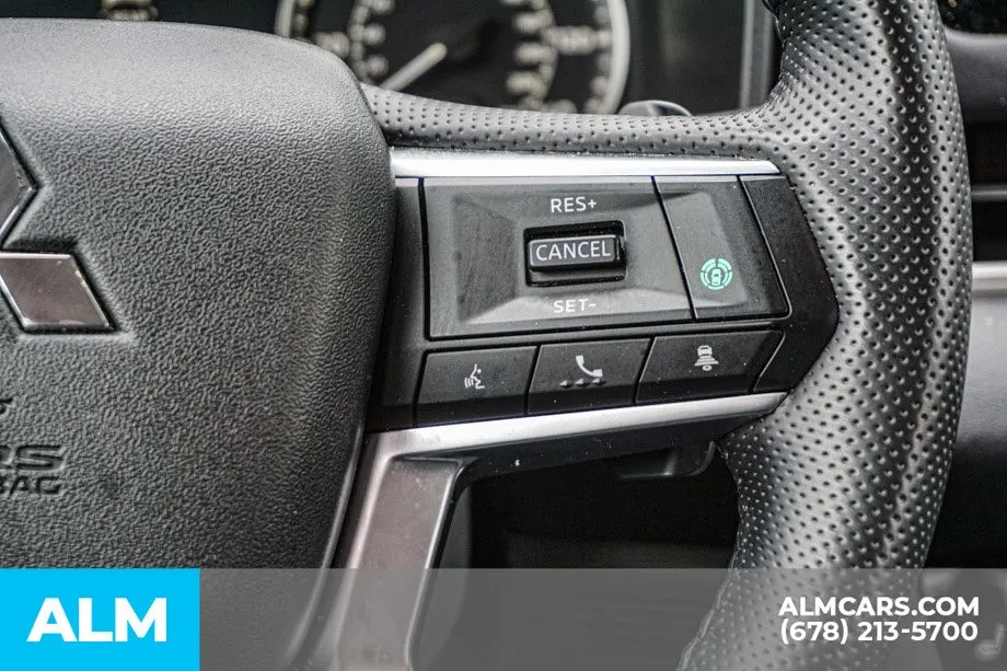 2025 Mitsubishi Outlander SE - Photo 32