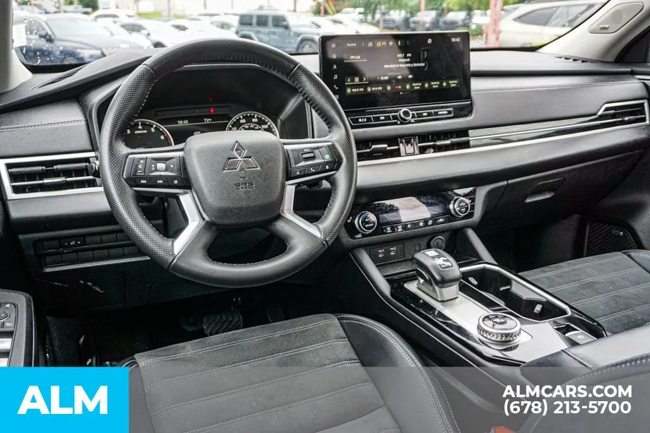 2025 Mitsubishi Outlander SE - Photo 29