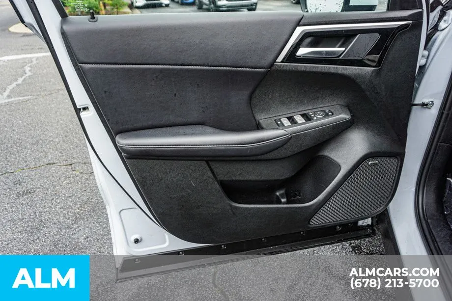 2025 Mitsubishi Outlander SE - Photo 50