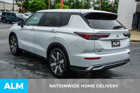 More photos of 2025 Mitsubishi Outlander SE at ALM Kennesaw, GA
